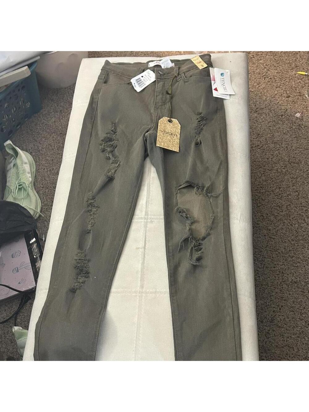 Vibrant olive green ripped jeans size 3 New with tags